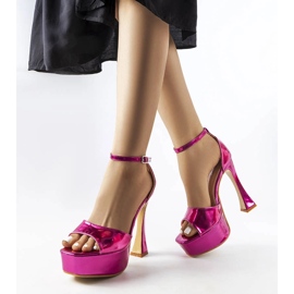 Rosa patenterade högklackade sandaler från Illinois 1