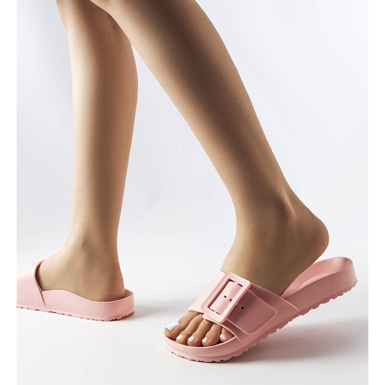 Rosa gummireglage med spänne från Nelm 2