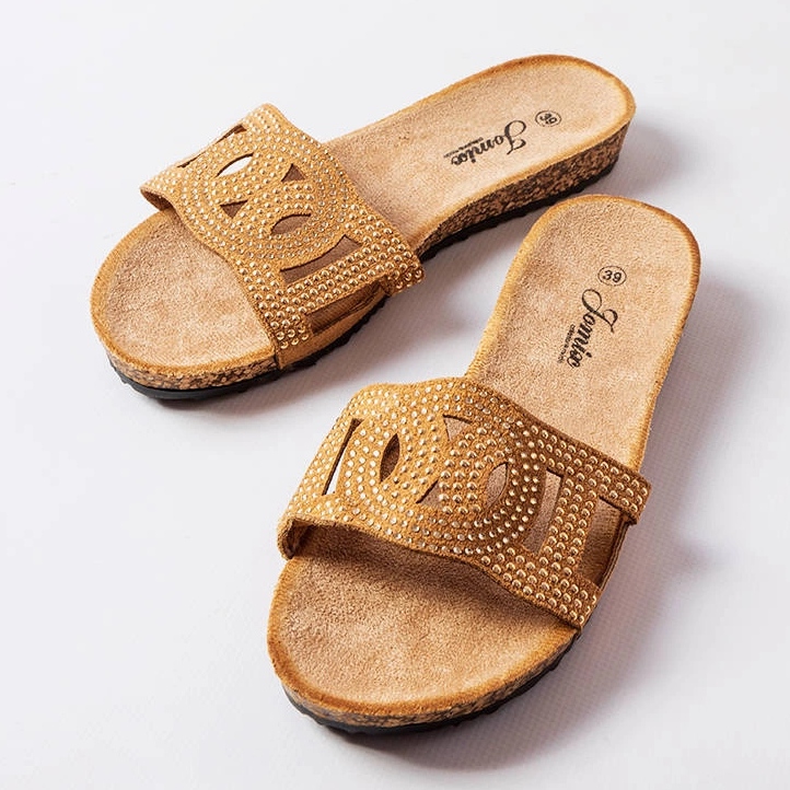 Bruna rutschbanor dekorerade med Lagacé-strålar 2