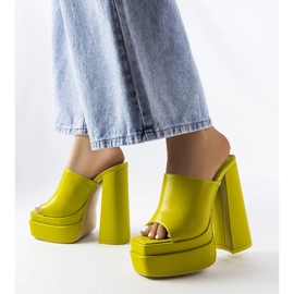 Gröna högklackade sandaler från Mercure 1