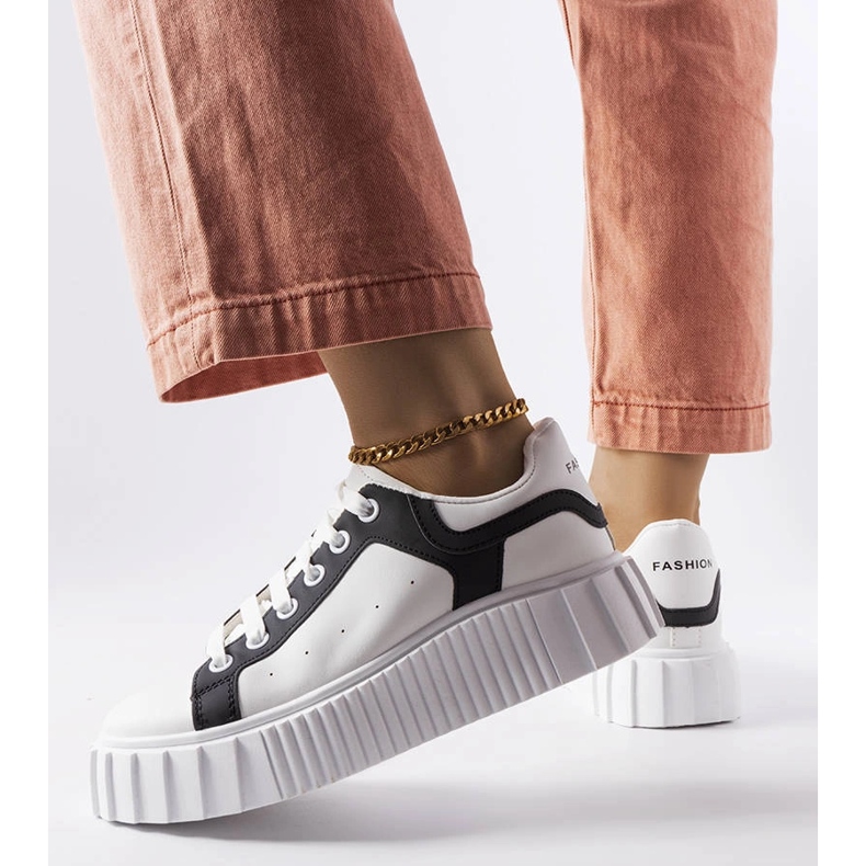 Vita sneakers på Gosselin-plattformen 1