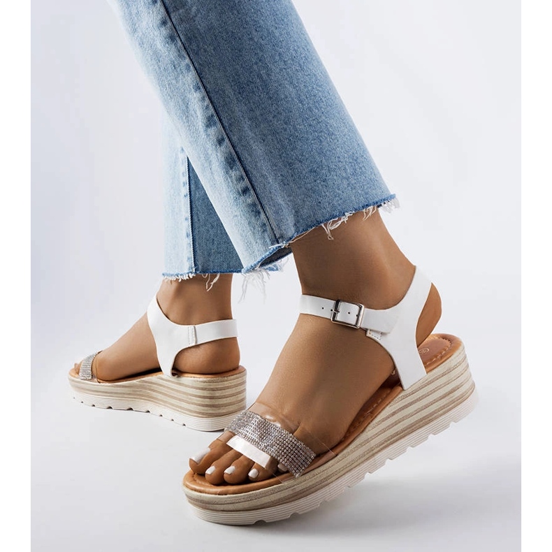 Bussière vita sandaler med kil 1