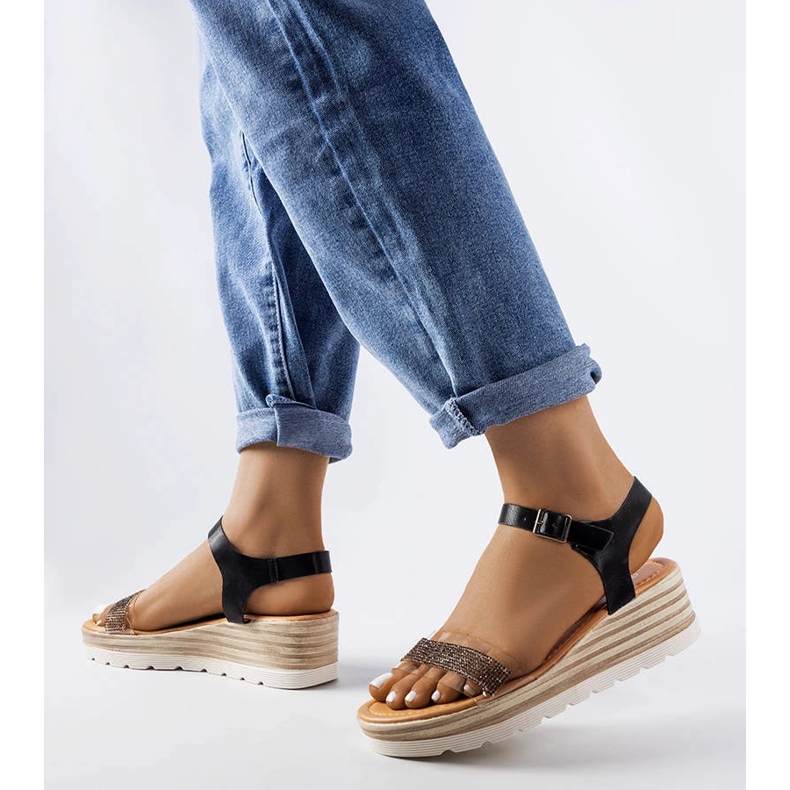 Svarta kilasandaler från Bussière 1