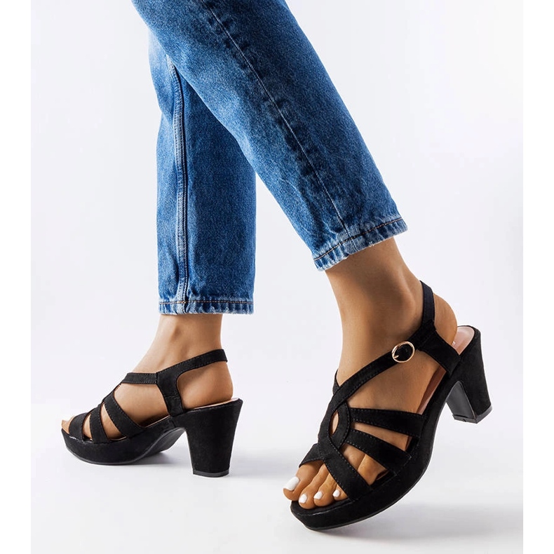 Inna Monjeau svarta stilettsandaler 1