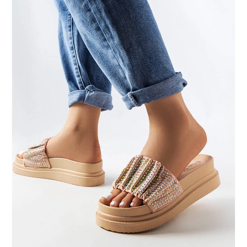 Rosa sandaler på plattformen med cubic zirconias från Franet 1