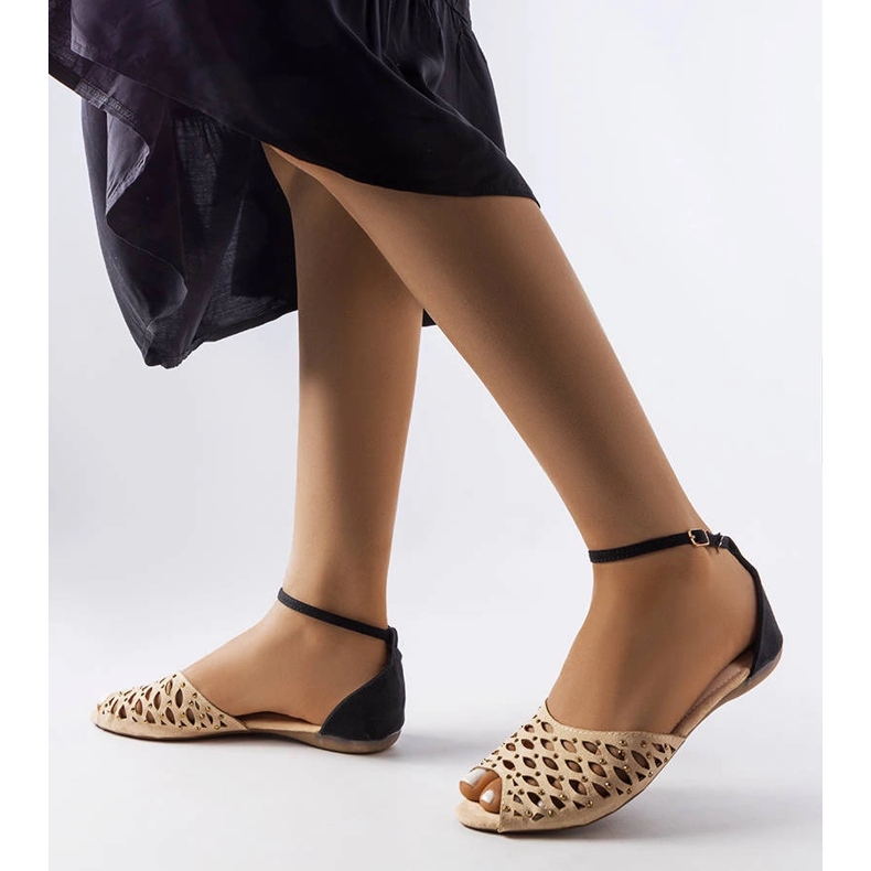 Beige genombrutna sandaler med strass från Avice 2