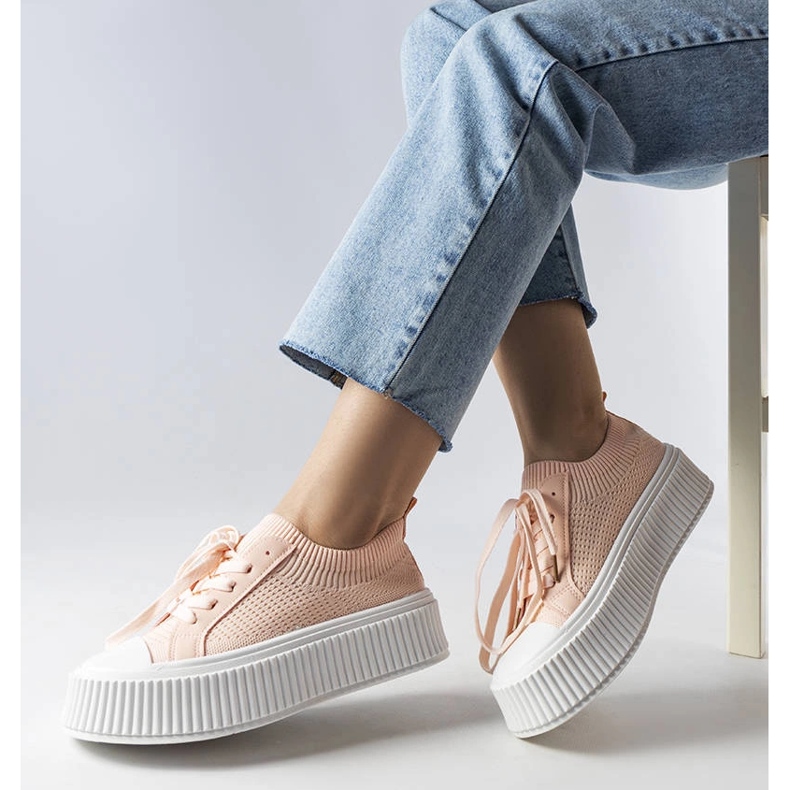 Rosa tyg sneakers på Mallus-plattformen 1