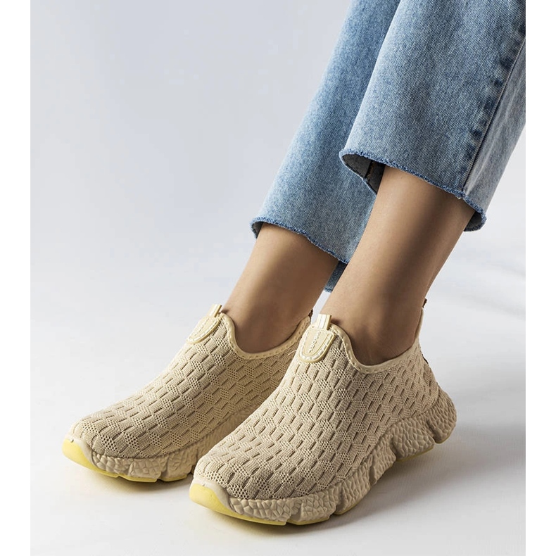 Ljusbeiga sport slip-on sneakers från Obenor beige 1