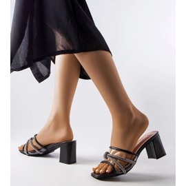 Svarta eleganta sliders med strass från Elettia 1