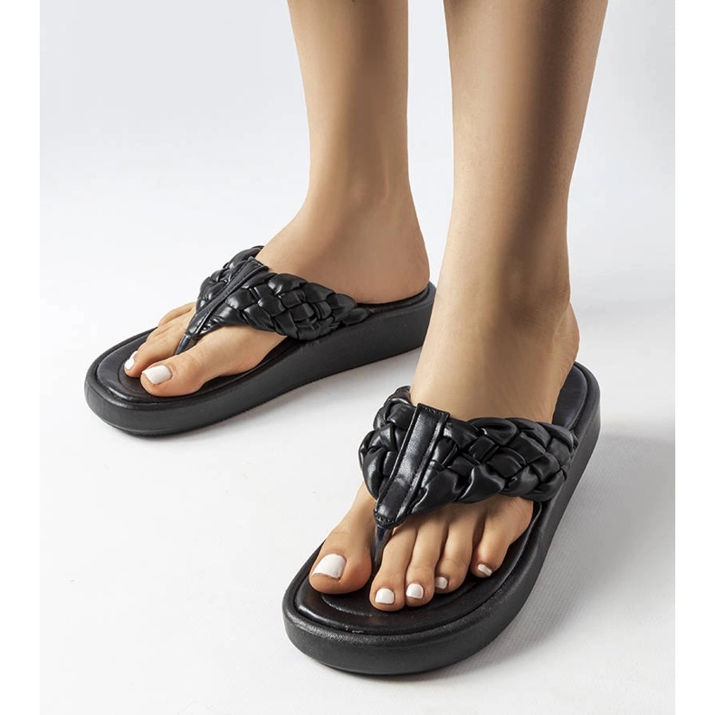 Inna Svarta vävda Zula flip flops 1