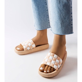 Beiga plattformsrutschbanor i gummi från Elin beige 1