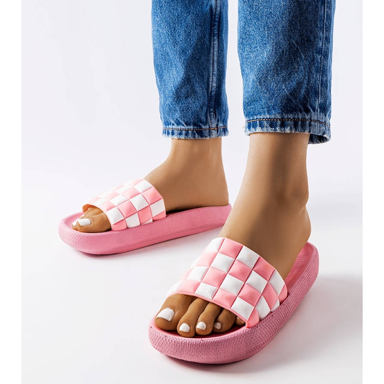 Rosa gummiplattor från Elin 1