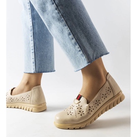 Beige lätta loafers från Joli 1