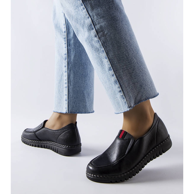 Svarta slip-on skor från Sorum 1