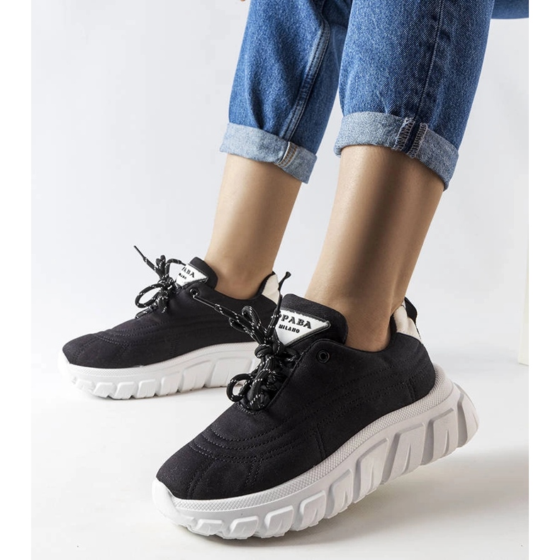 Aisys svarta sneakers 1