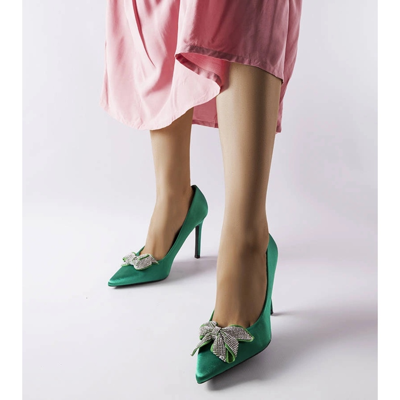 Gröna stift med satinfinish och Mia rosett 1