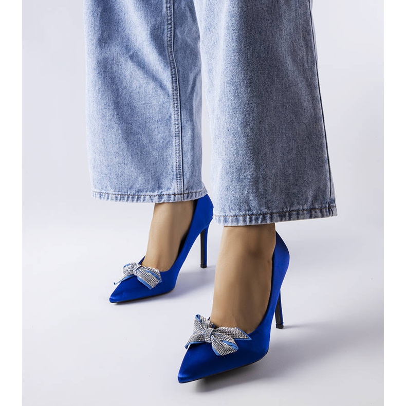 Blå stift med satinfinish och Mia rosett 1