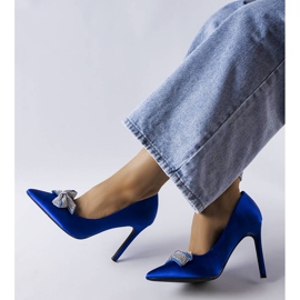 Blå stift med satinfinish och Mia rosett 2