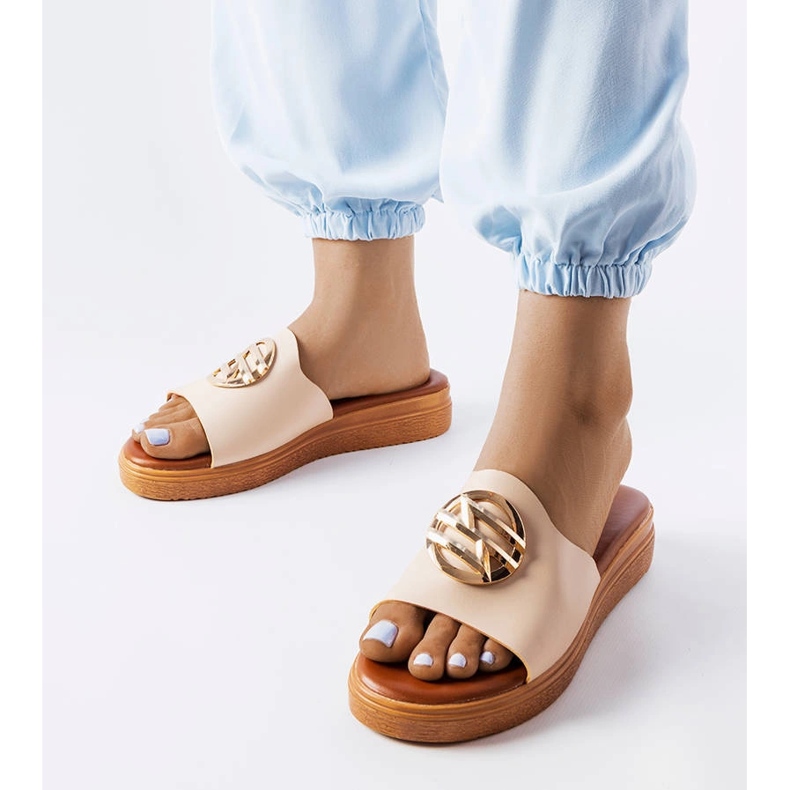 Beiga plattformsrutschbanor från Michelle beige 1