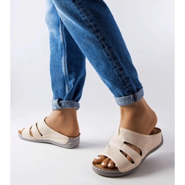 Beige ljusa sandaler från Oliwia 1