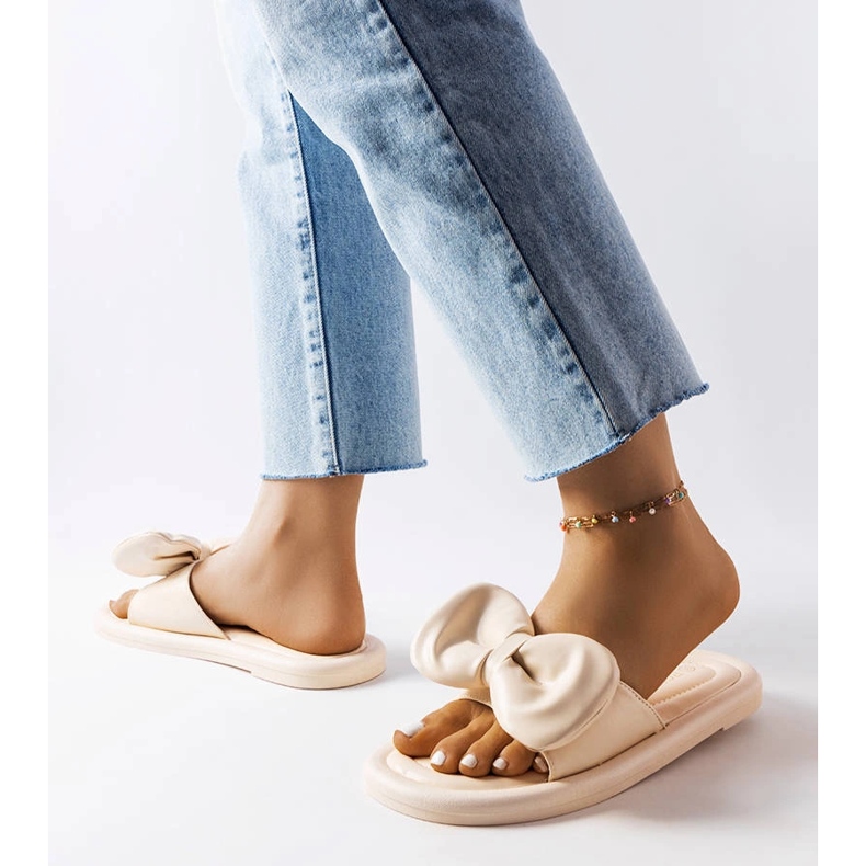 Inna Beiga rosetttofflor från Lende beige 2