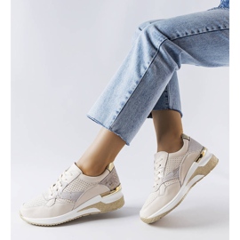 Goodin Beige perforerade sneakers från Manfrin 1