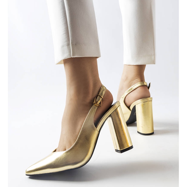 Guld pumps med öppen häl från Wechsler gyllene 1