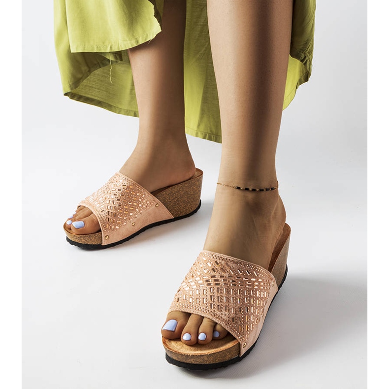 Rosa kilasandaler i strass från Guymon 1