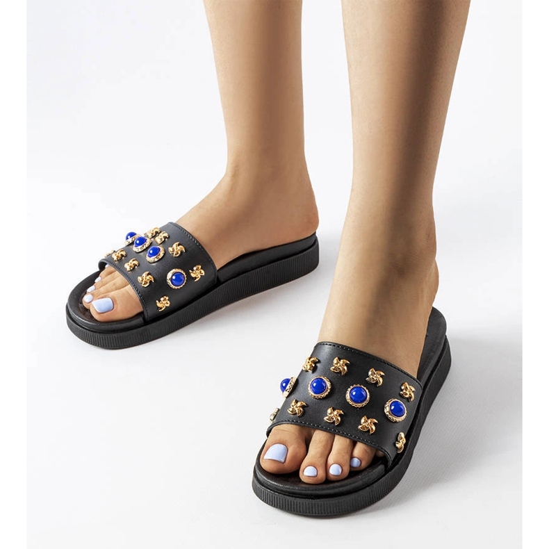 Svart dekorerade rutschbanor från Montesarchio 1