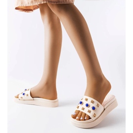 Beige dekorerade rutschbanor från Montesarchio 2