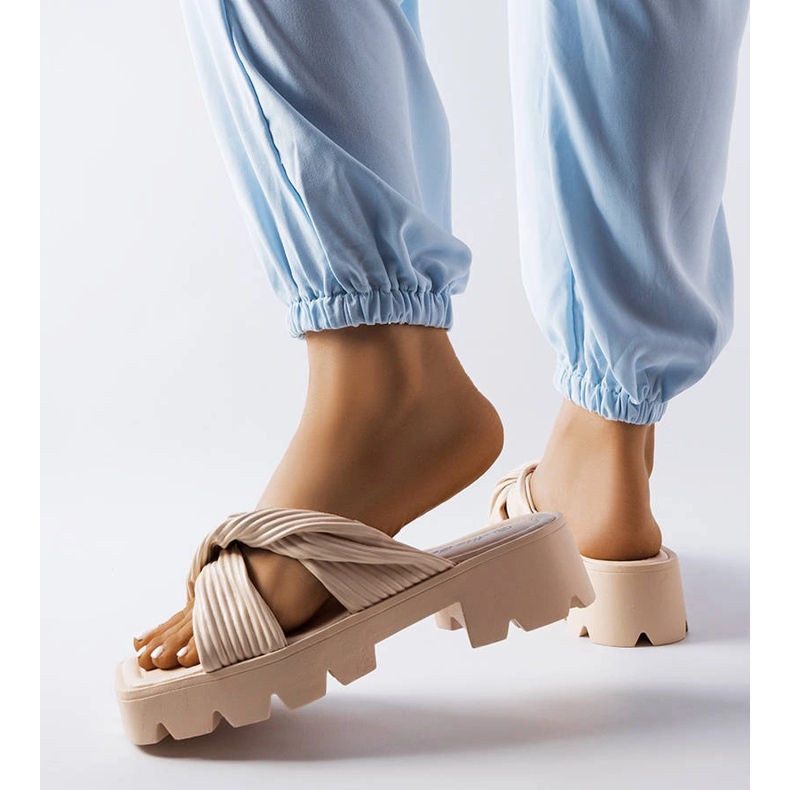 Dubé beige traktorsula glider 2