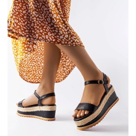 Få tillgång till svarta sandaler 1