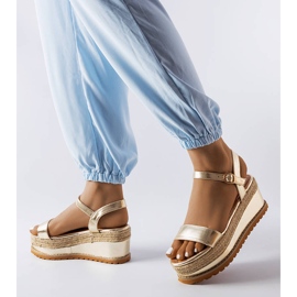 Få tillgång till sandaler i guld gyllene 1