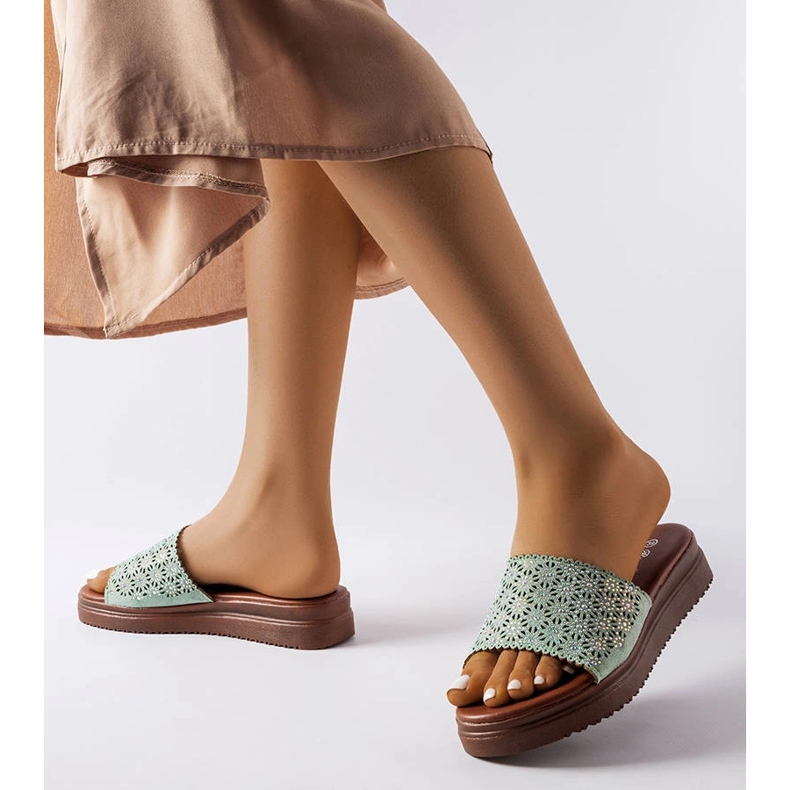 Gröna genombrutna reglage med zirkoner från Irvine 2