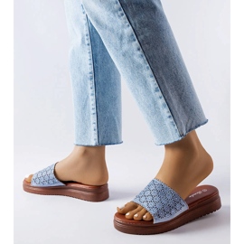 Blå genombrutna reglage med zirkoner från Irvine 2