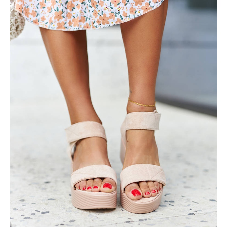 Beige sandaler från Nerea 1