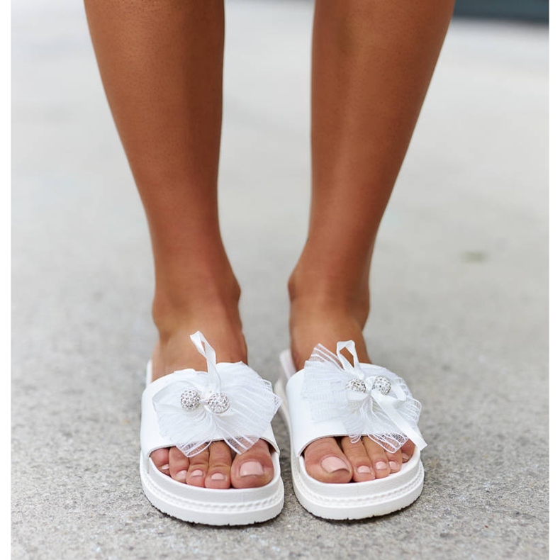 Vita sliders med rosett från Dido 1