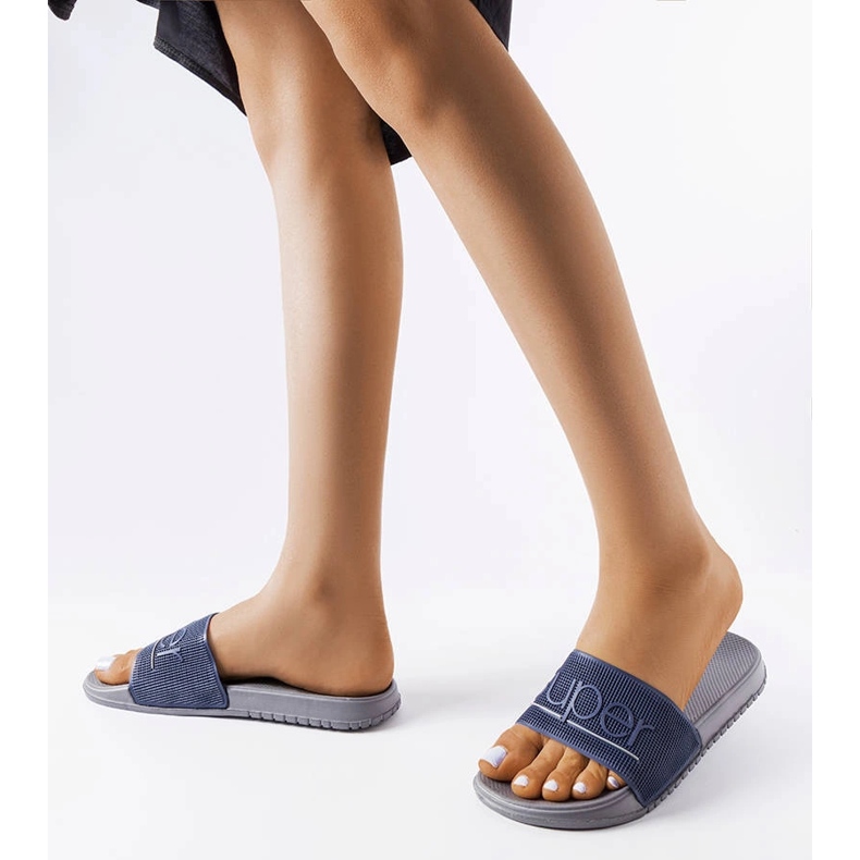 Grå gummitofflor från Azelio blå 1