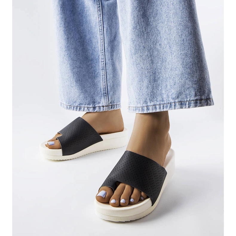 Svarta sandaler från Monferrato 1