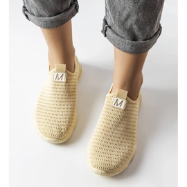 Beiga slip-on sneakers från Azalee beige 1