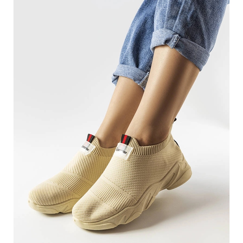 Beiga slip-on sneakers från Greco beige 1