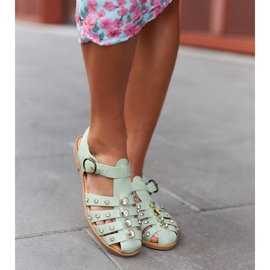 Gröna sandaler dekorerade med strass från Gaetano 2