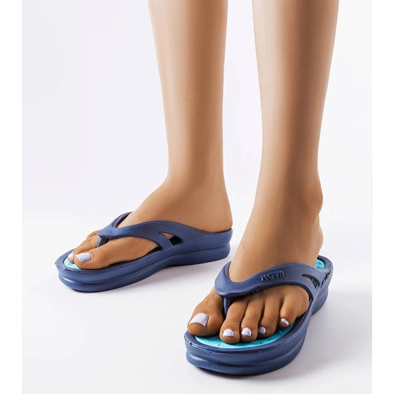 Isla marinblå lätta flip flops 1