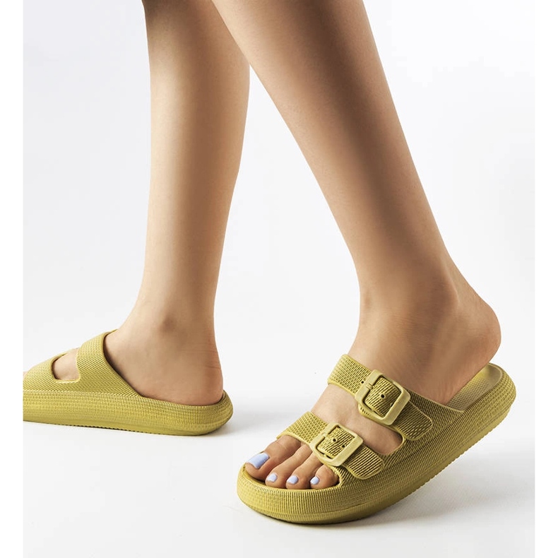 Gröna gummisliders med spännen från Padova 1