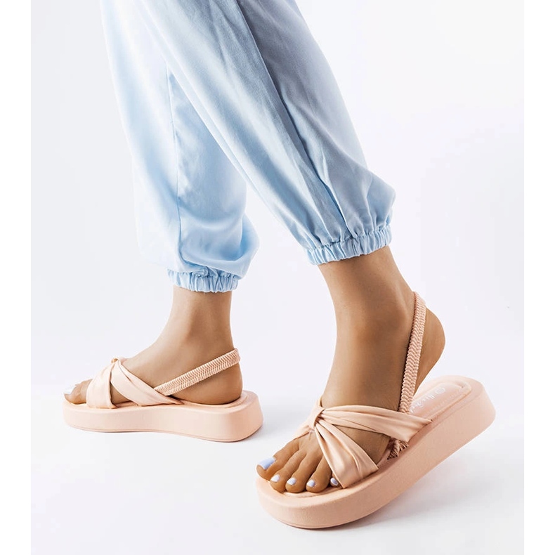 Beiga platåsandaler från Montagna beige 2