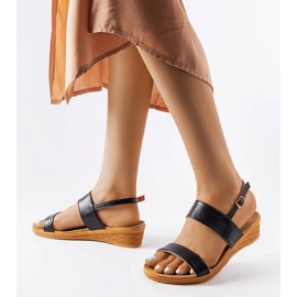 Svarta kilsandaler från Grottazzolina 1