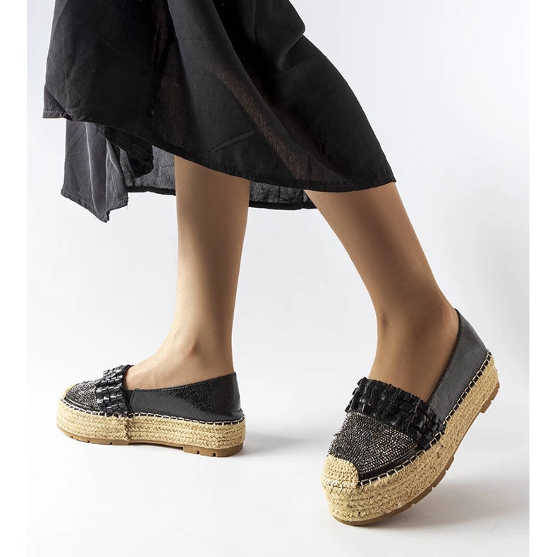 Svarta espadrillor med strass från Lauro 1