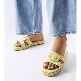 Gröna tofflor på Francesco-plattformen 1