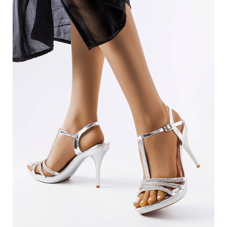 Brigida silversandaler dekorerade med zirkoner 1