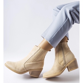 Beige stövlar i ekomocka med låg klack Sovere 1